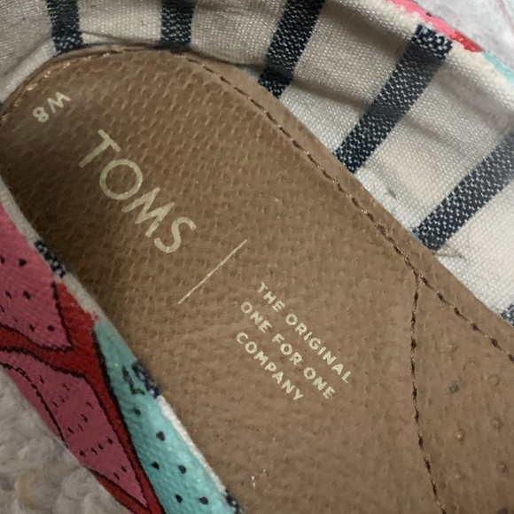 TOMS Women’s Custom Handpainted ‘Nurse Chelsea’ Slip On Loafer Flats EUC - Picture 3 of 8